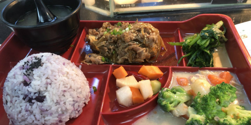 Cheap Bento-Box Lunch Sets at Meishiya