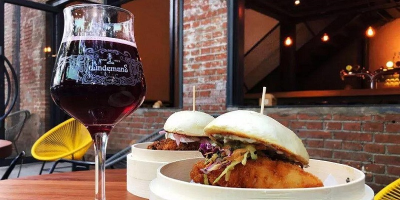 Rock-Hard Buns: Delicious Bao and Beer at Modern Brasserie De Refter