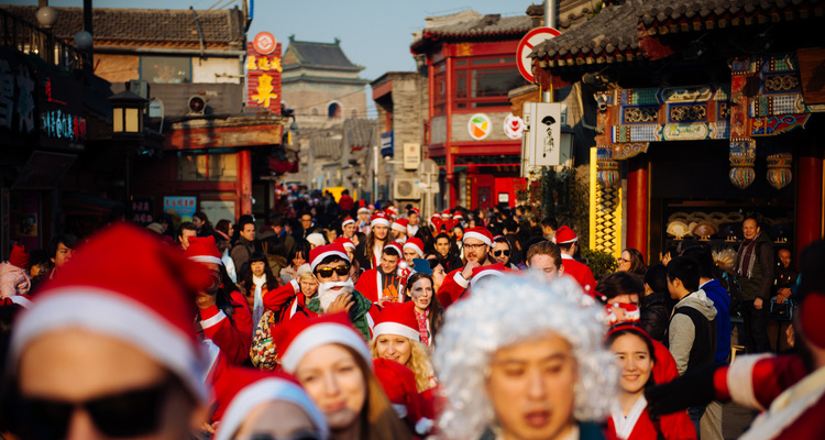嚯, 嚯, 嚯! How Santa Claus Came to China