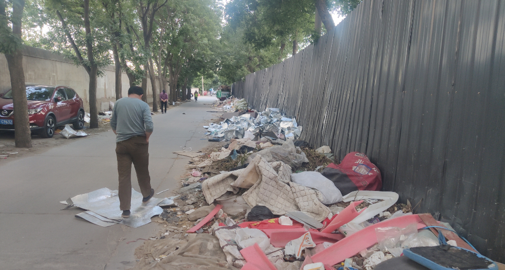 Wudian Road: The Boulevard of Broken Rubbish Bags, The Limbo of The Forsook Responsibility