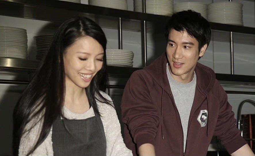 Singer Leehom Wang Responds to Rumors of Him Cheating on his Ex-wife 