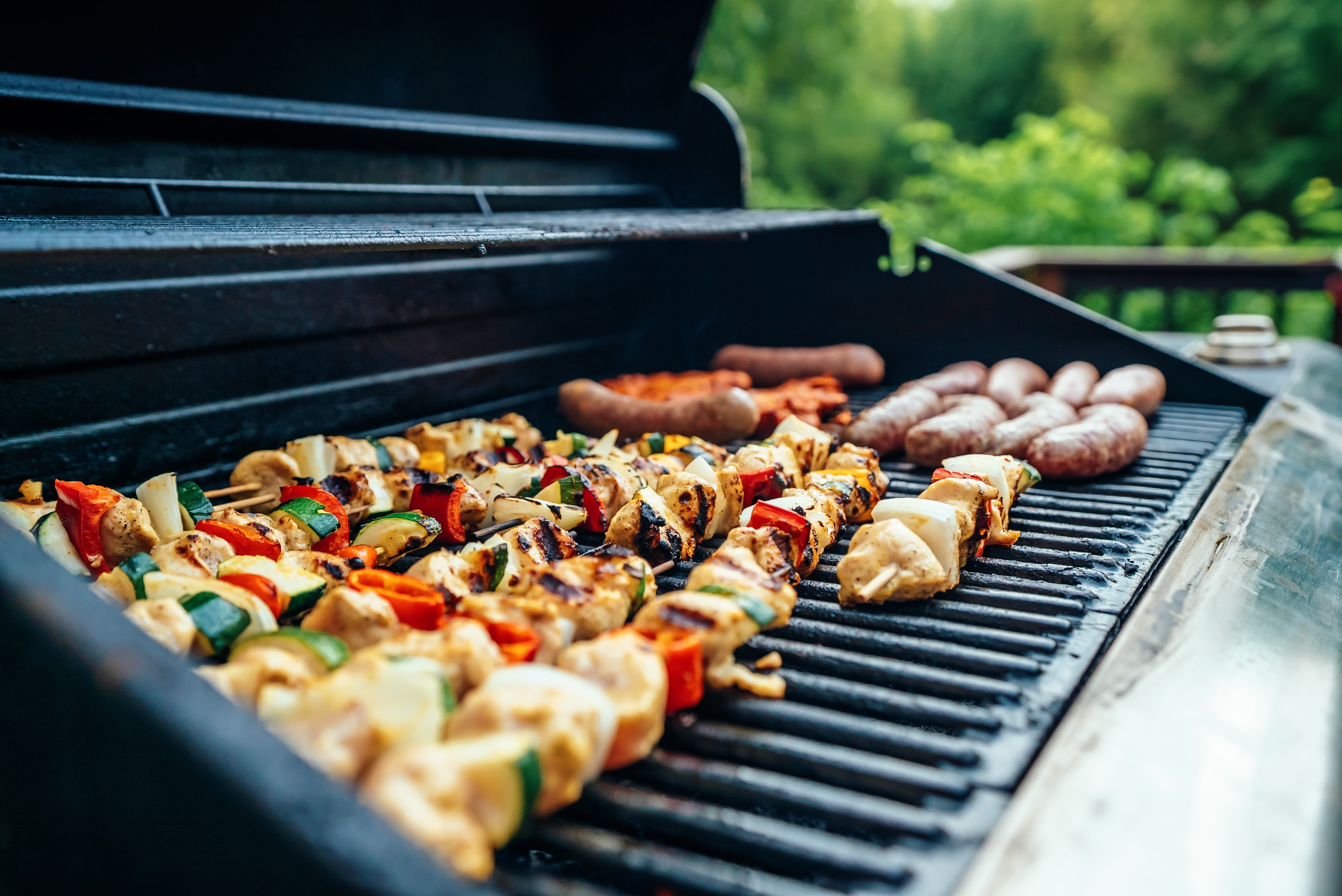 Bring BBQ to Your Door with These Delivery Services and Sets