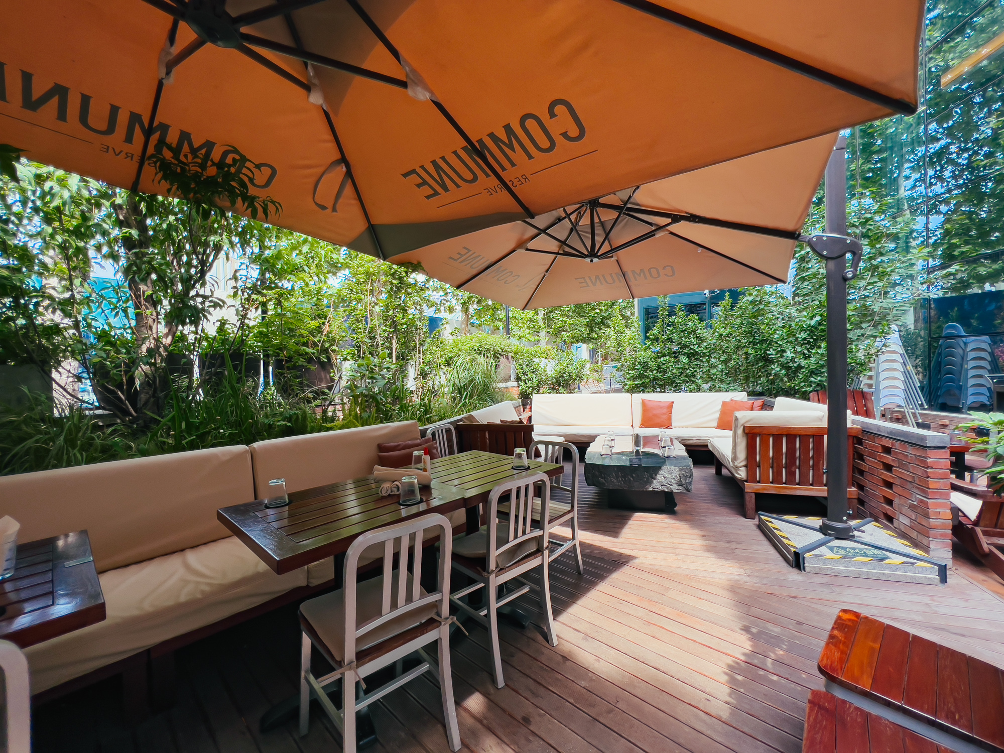 A Look at Beijing&#039;s (Sort of) Beer Gardens