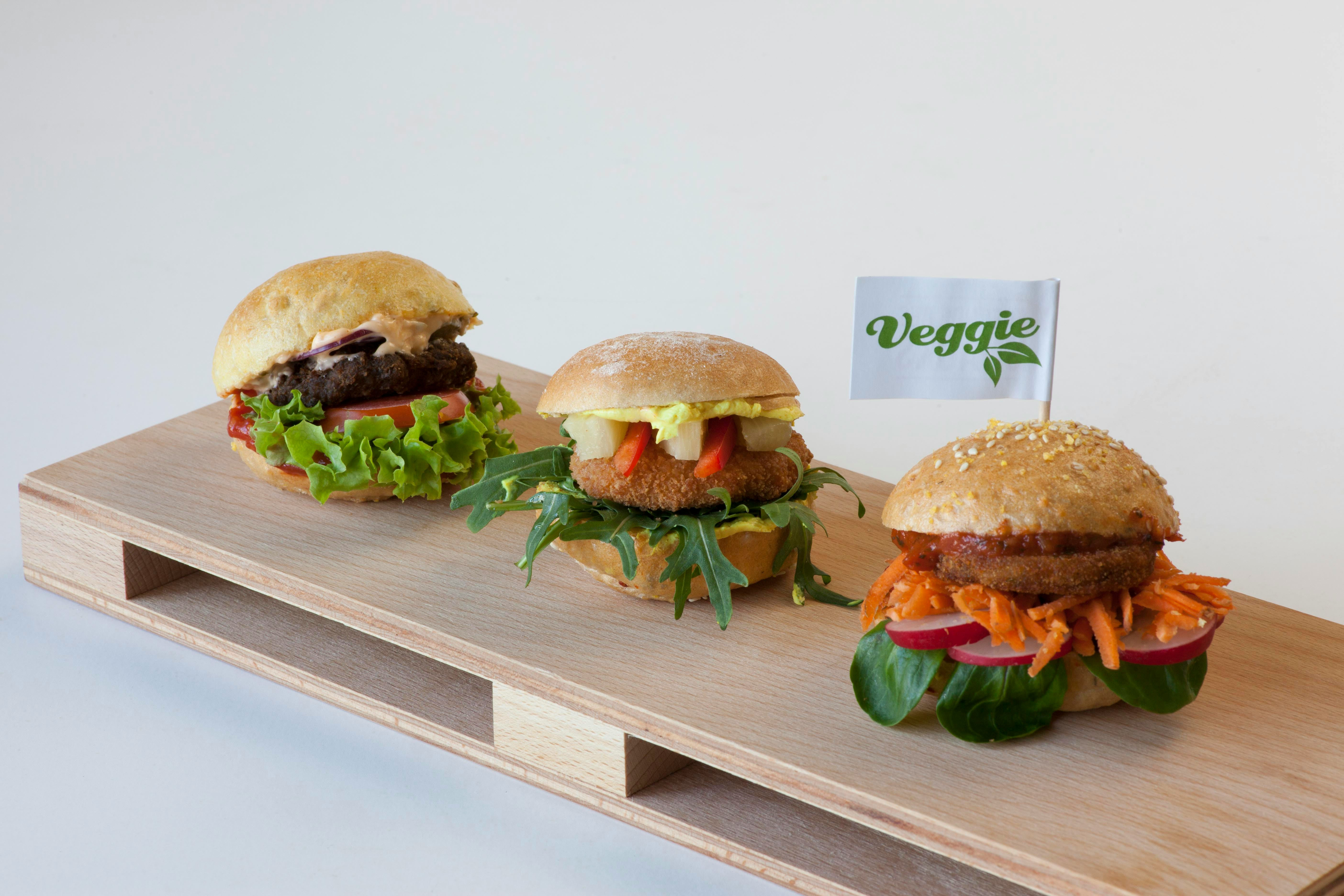 Cobalah 16 pesaing Piala Burger Veggie ini sebelum pemungutan suara dimulai!