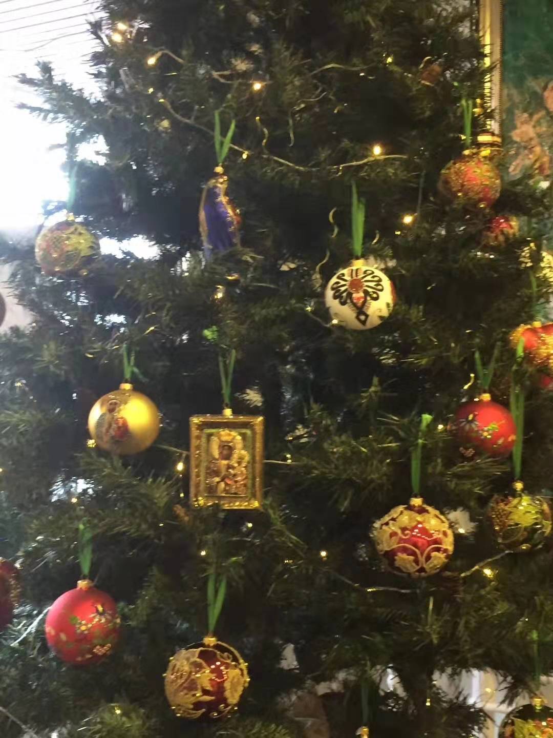 The 3rd Annual Polish Club And Roundabout Charity Christmas Bazaar