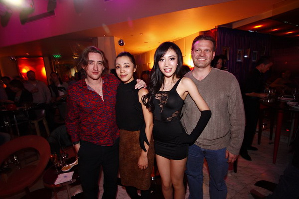 Zeta_Bar_Pole_Dancing_2010_Beijing15